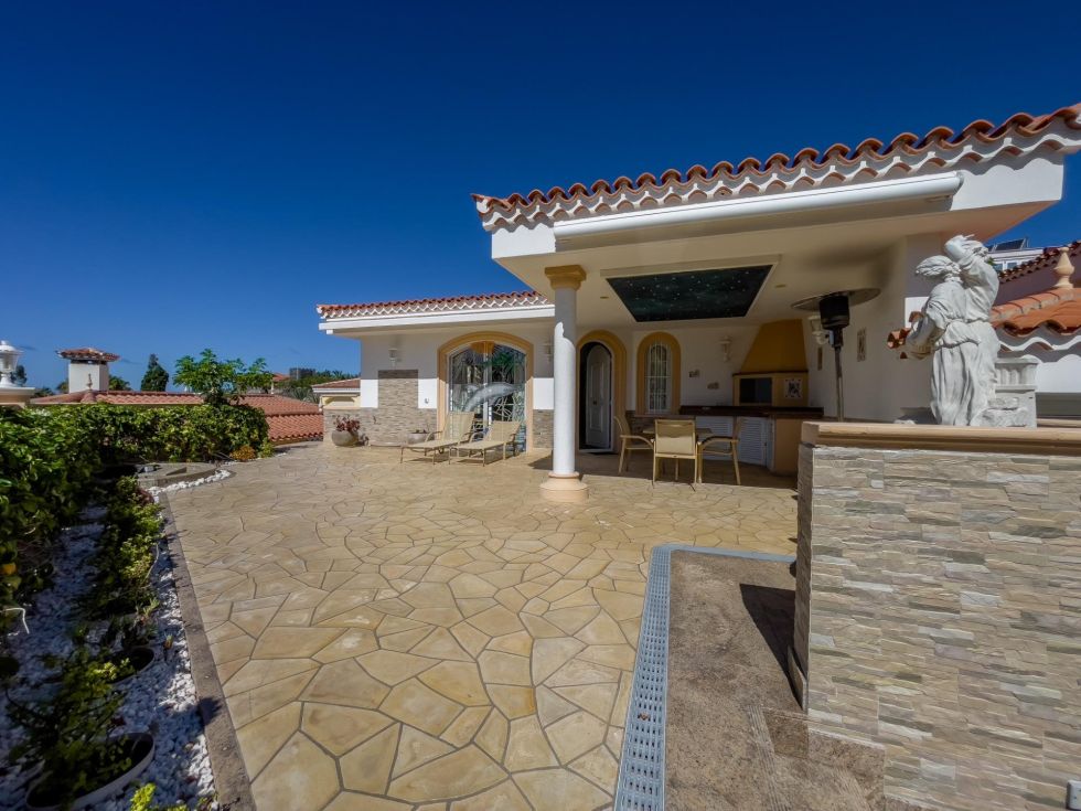 Villa for sale in  Costa Adeje-Playas del Duque, Spain - 051331