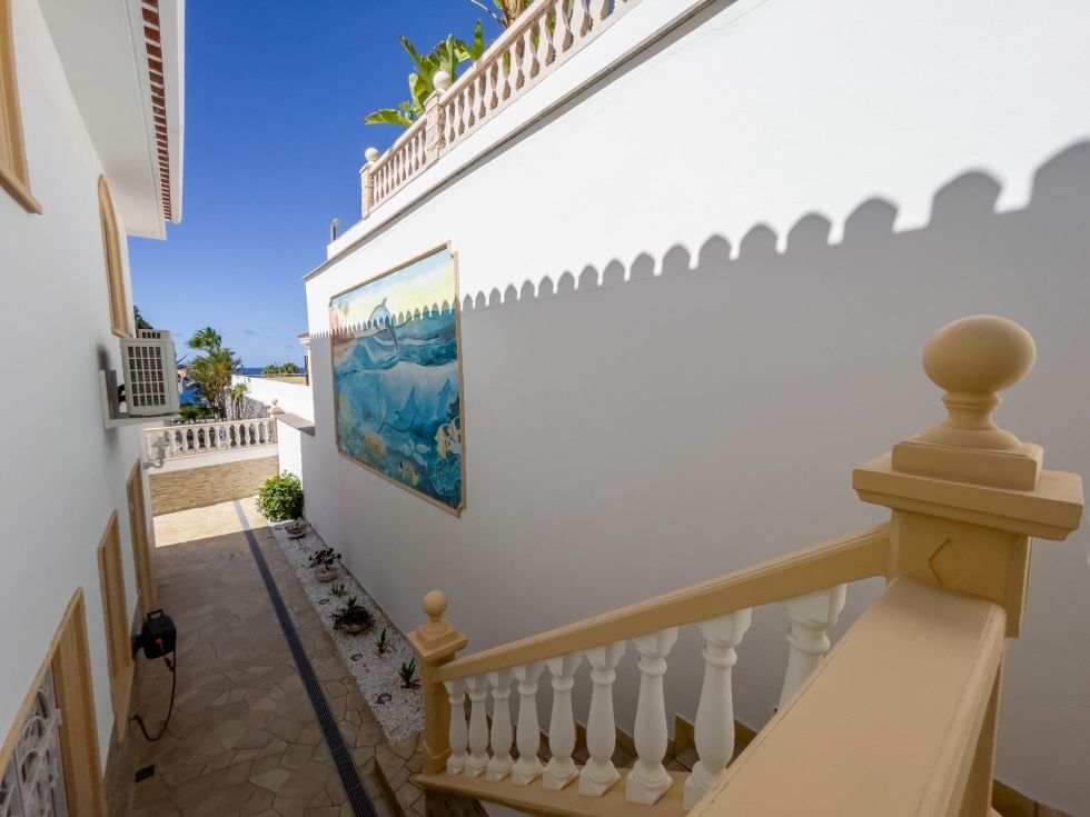 Villa for sale in  Costa Adeje-Playas del Duque, Spain - 051331