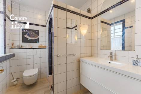 Villa for sale in  Barrio Los Menores, Spain - 054201