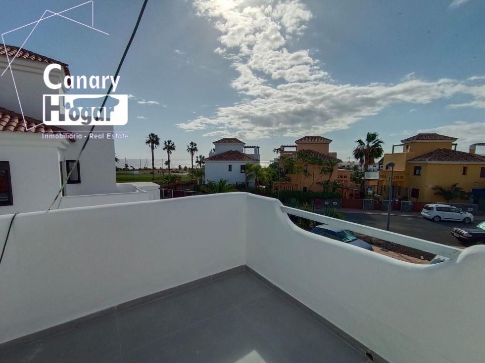 Villa for sale in  Oasis del Sur, Spain - 055121