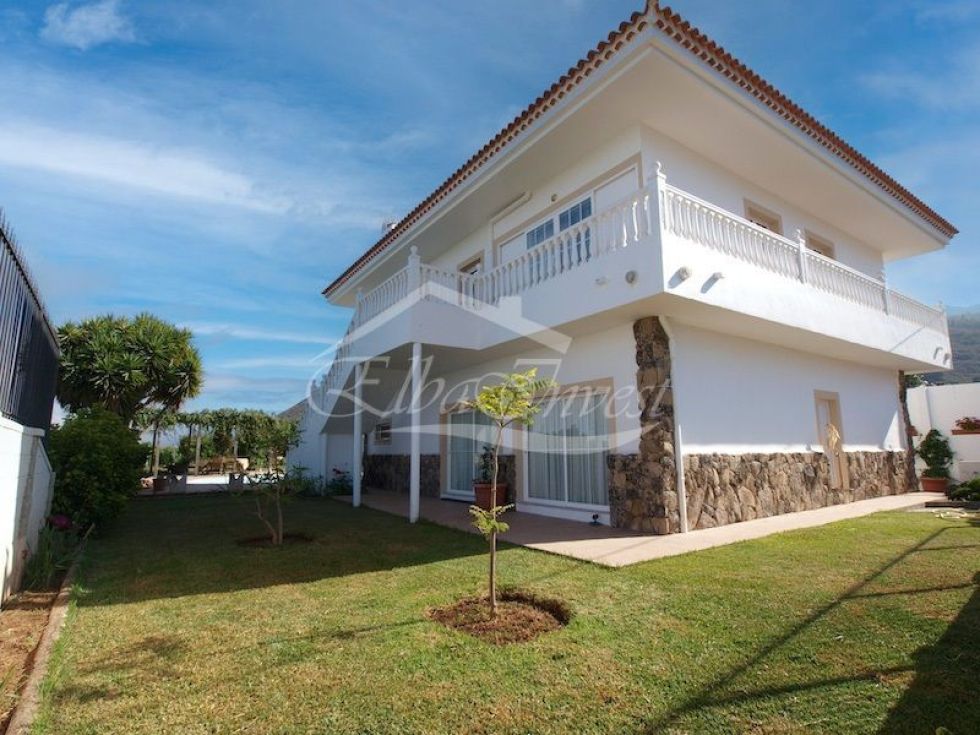 Villa for sale in  Vera de Erques, Spain - 5091