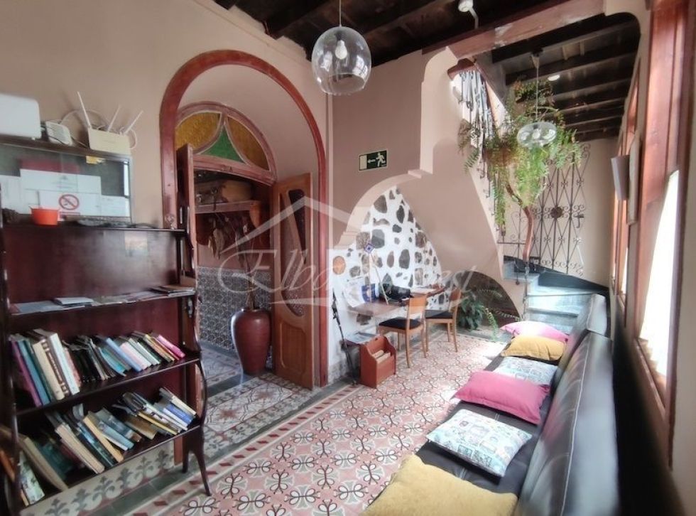 Villa for sale in  Buenavista del Norte, Spain - 5453