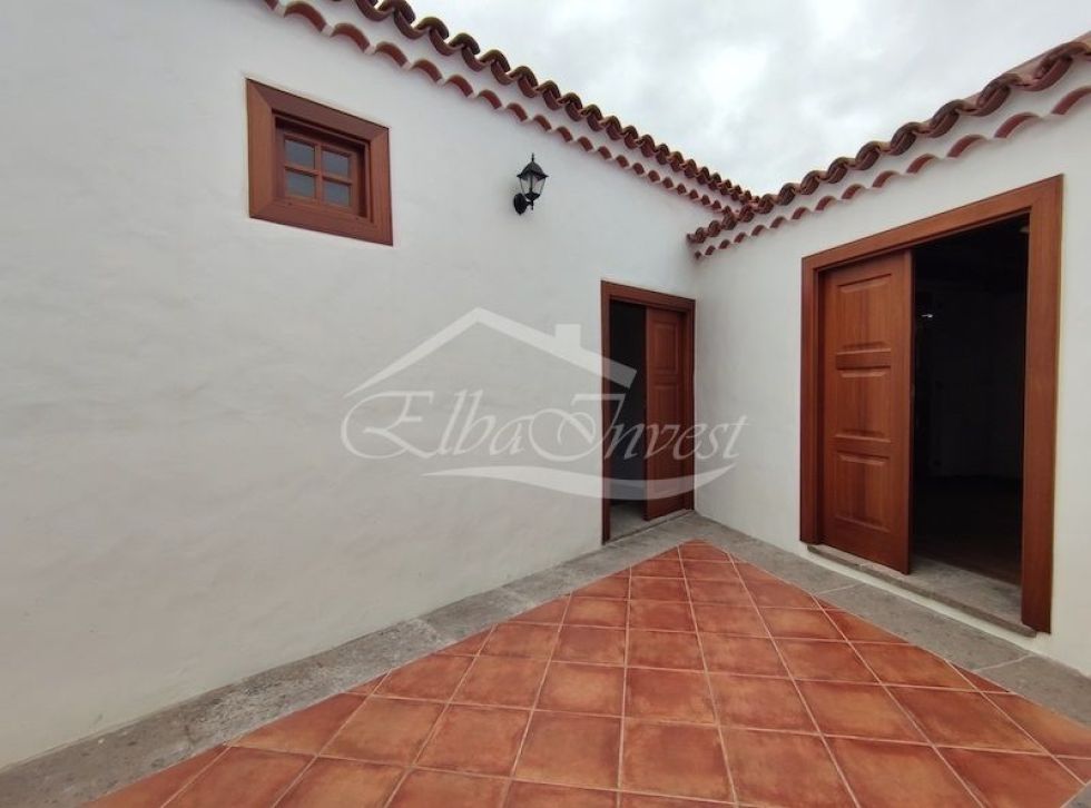 Villa for sale in  Los Realejos, Spain - 5457