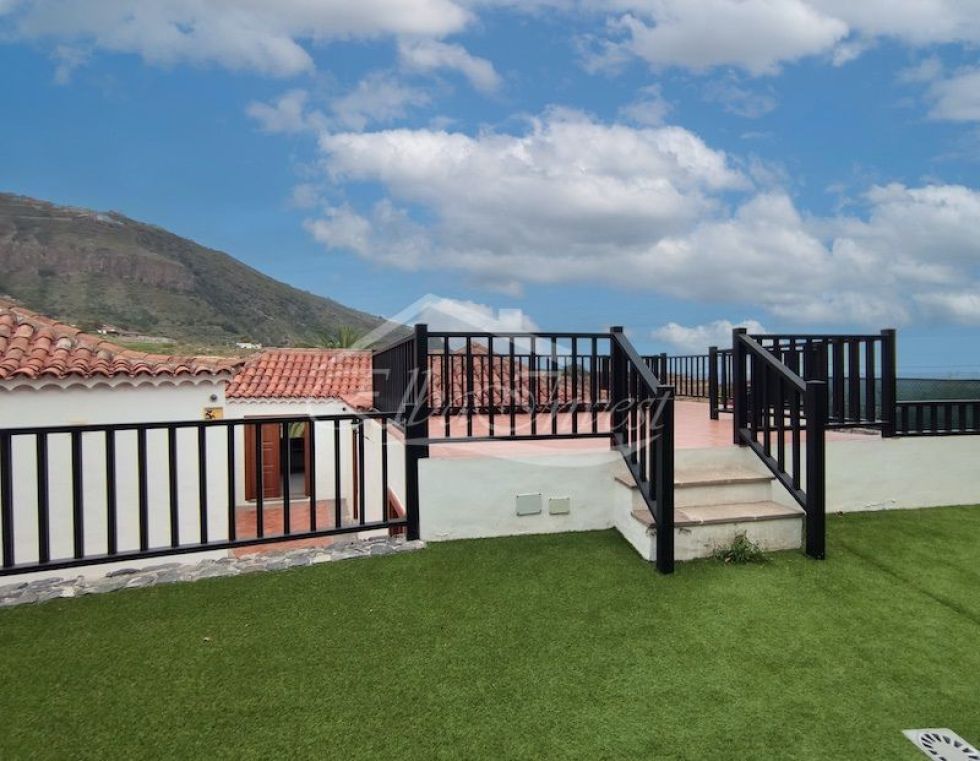 Villa for sale in  Los Realejos, Spain - 5593