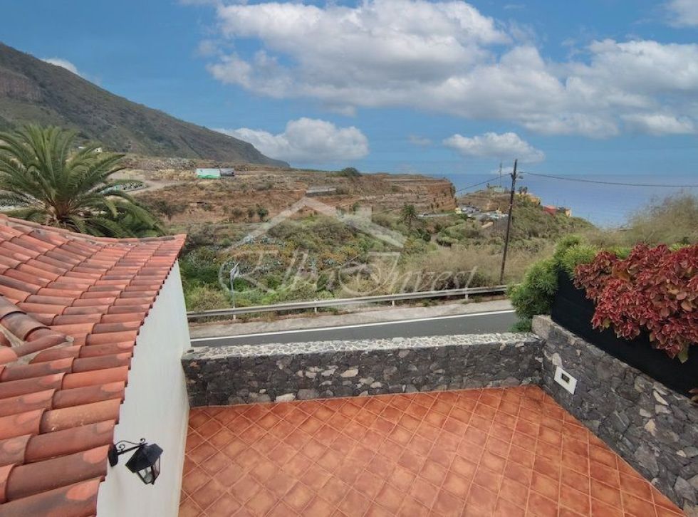 Villa for sale in  Los Realejos, Spain - 5593