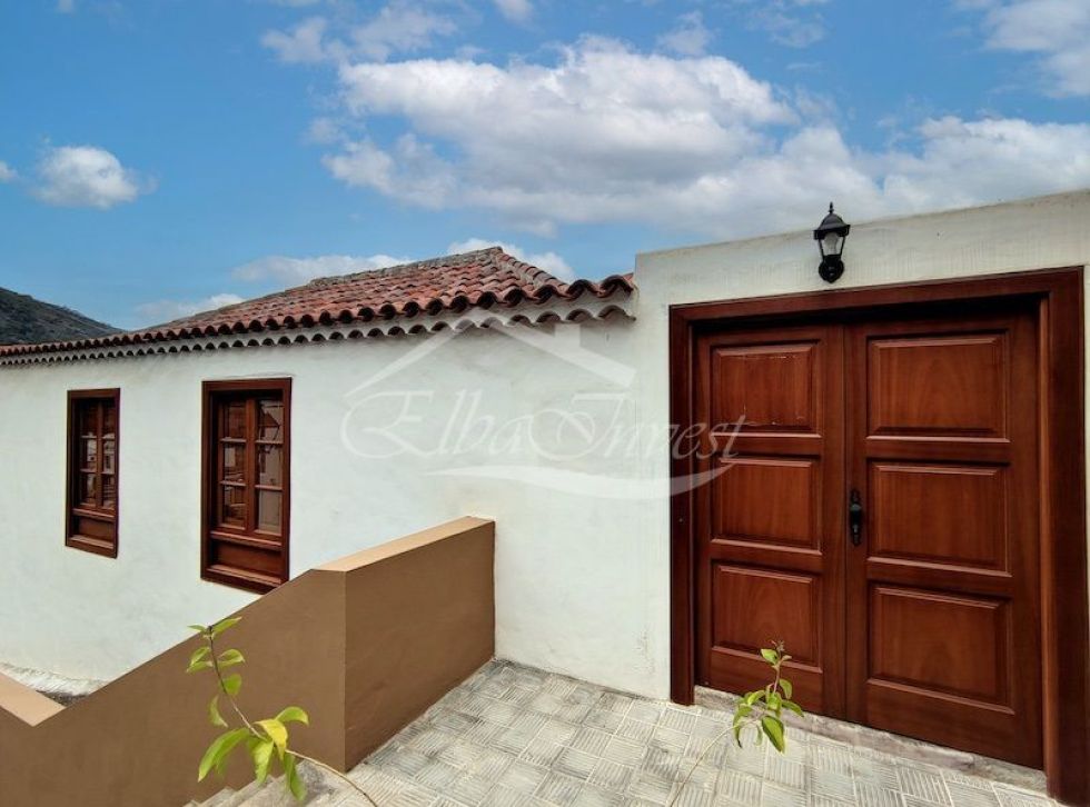 Villa for sale in  Los Realejos, Spain - 5593