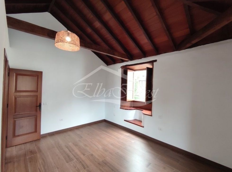 Villa for sale in  Los Realejos, Spain - 5593