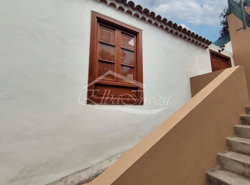 Villa for sale in  Los Realejos, Spain - 5593