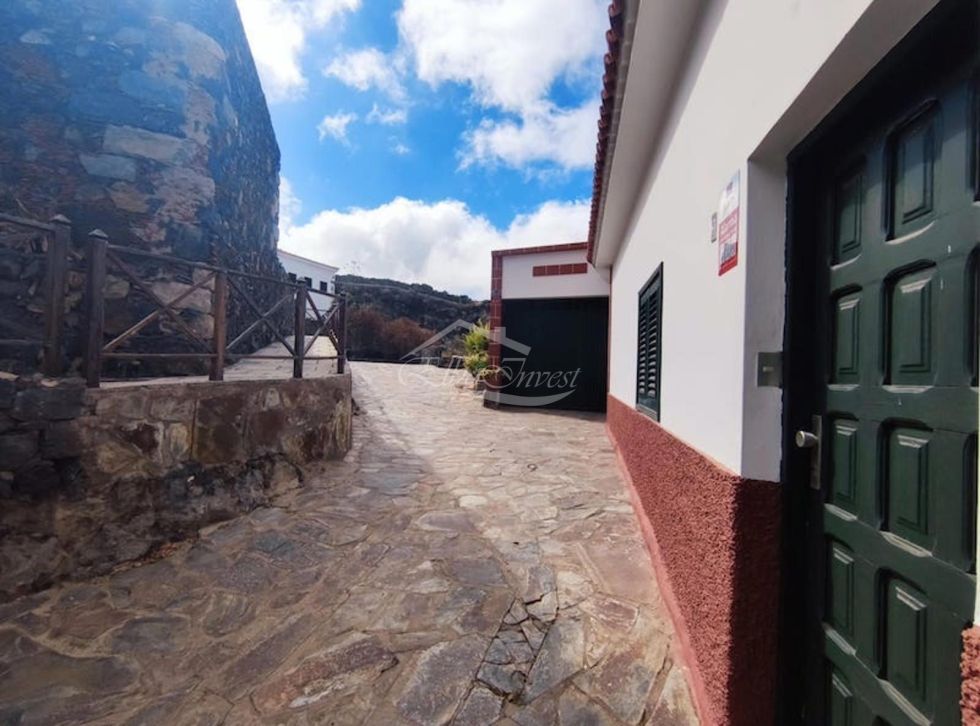 Villa for sale in  Chirche, Spain - 5638