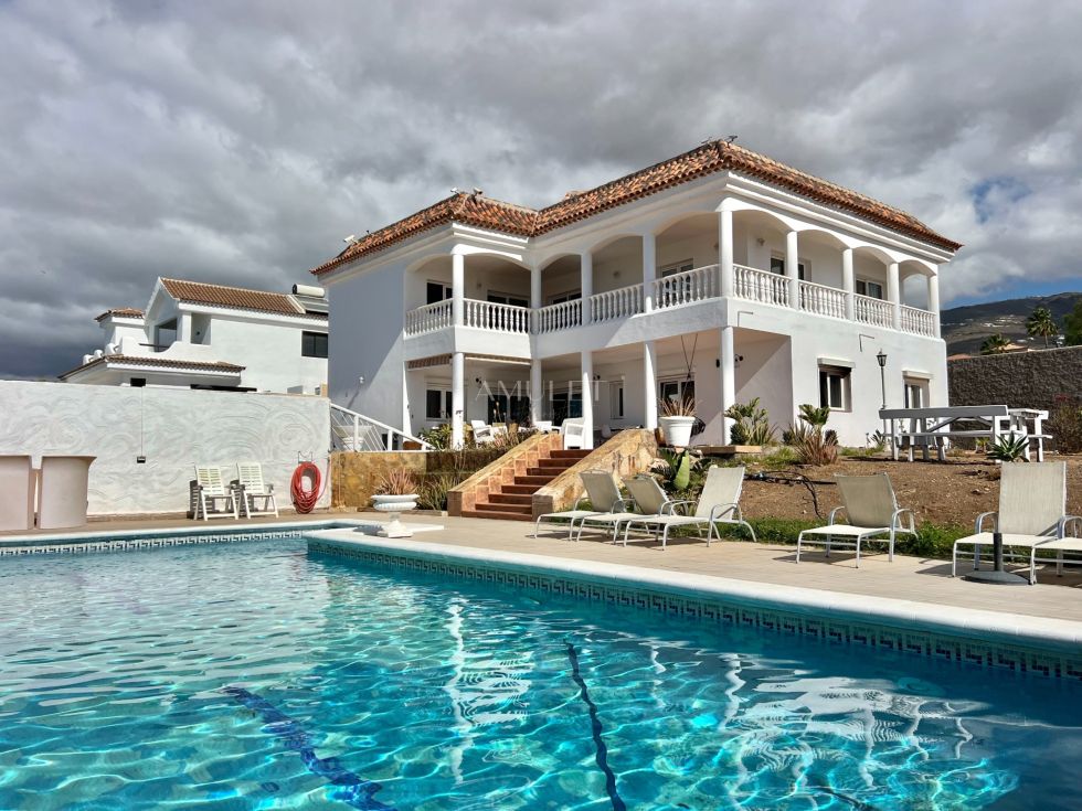 Villa for sale in  Madrid, Spain - C2251