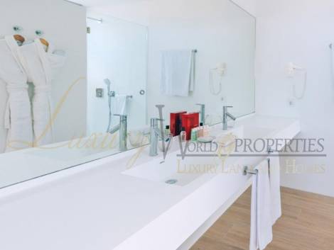 Villa for sale in  Agua Dulce, Spain - LWP3014 Villas de Tenis-Abama Golf