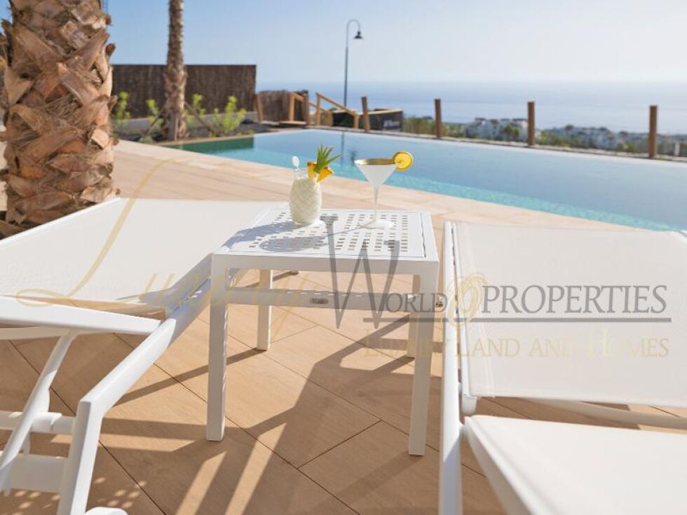 Villa for sale in  Agua Dulce, Spain - LWP3014 Villas de Tenis-Abama Golf