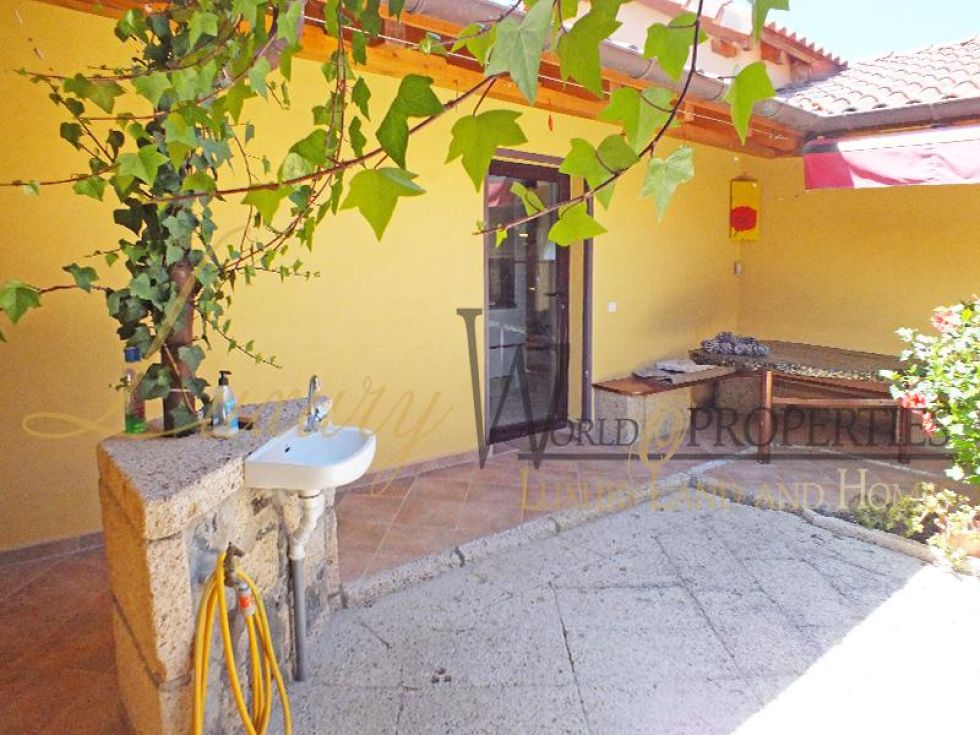 Villa for sale in  Barrio Los Menores, Spain - LWP4382 Finca en Los Menores