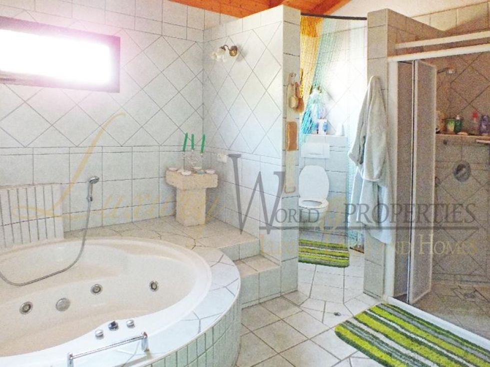 Villa for sale in  Barrio Los Menores, Spain - LWP4382 Finca en Los Menores