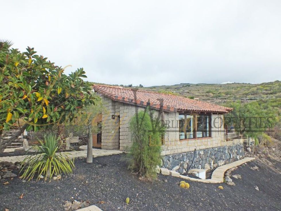 Villa for sale in  Barrio Los Menores, Spain - LWP4382 Finca en Los Menores