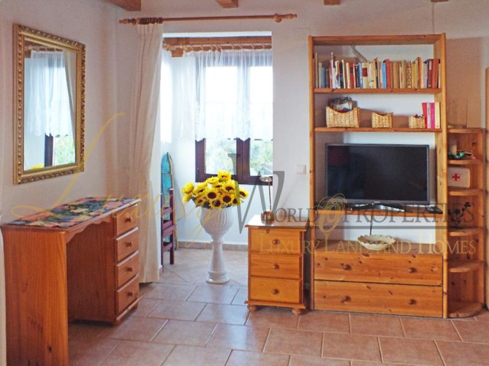 Villa for sale in  Barrio Los Menores, Spain - LWP4382 Finca en Los Menores