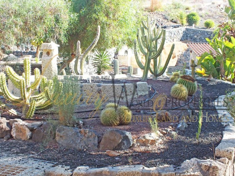 Villa for sale in  Barrio Los Menores, Spain - LWP4382 Finca en Los Menores
