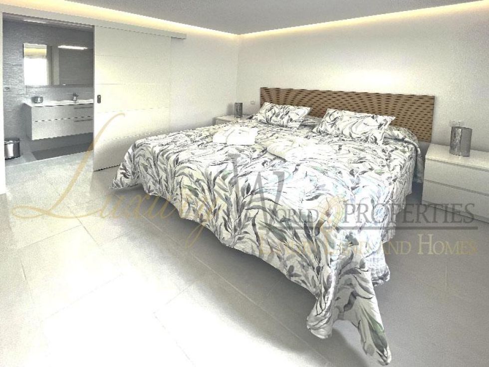 Villa for sale in  Alcalá, Spain - LWP4532 Casa en Alcala