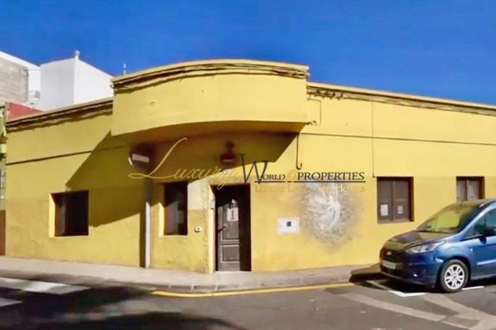 Villa for sale in  Güímar, Spain - LWP4863 Edificio en Guimar