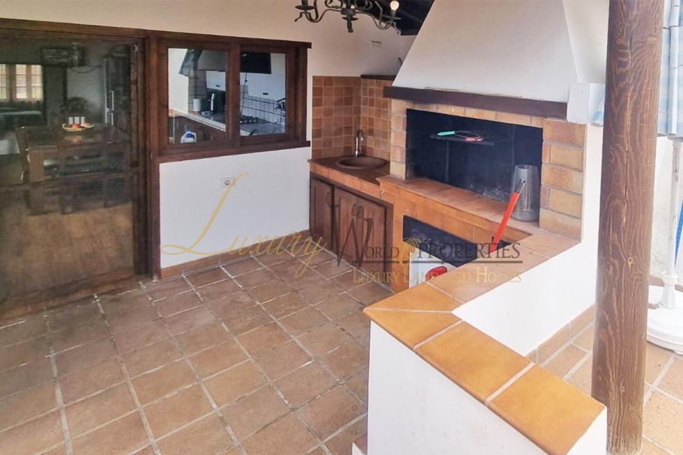 Villa for sale in  La Mancha, Spain - LWP4967 Casa en Icod de los Vinos