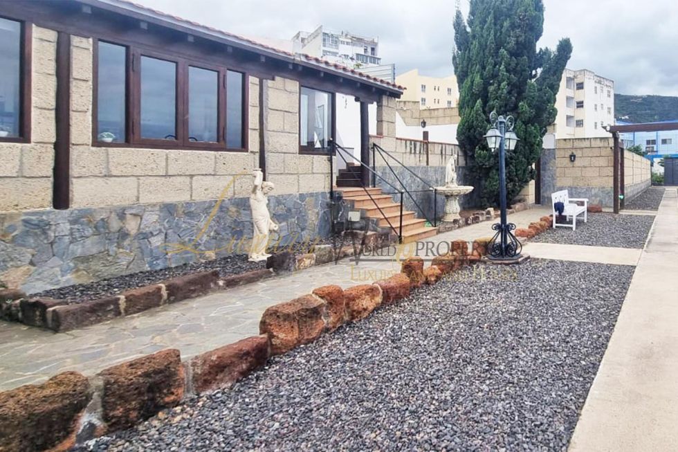 Villa for sale in  La Mancha, Spain - LWP4967 Casa en Icod de los Vinos