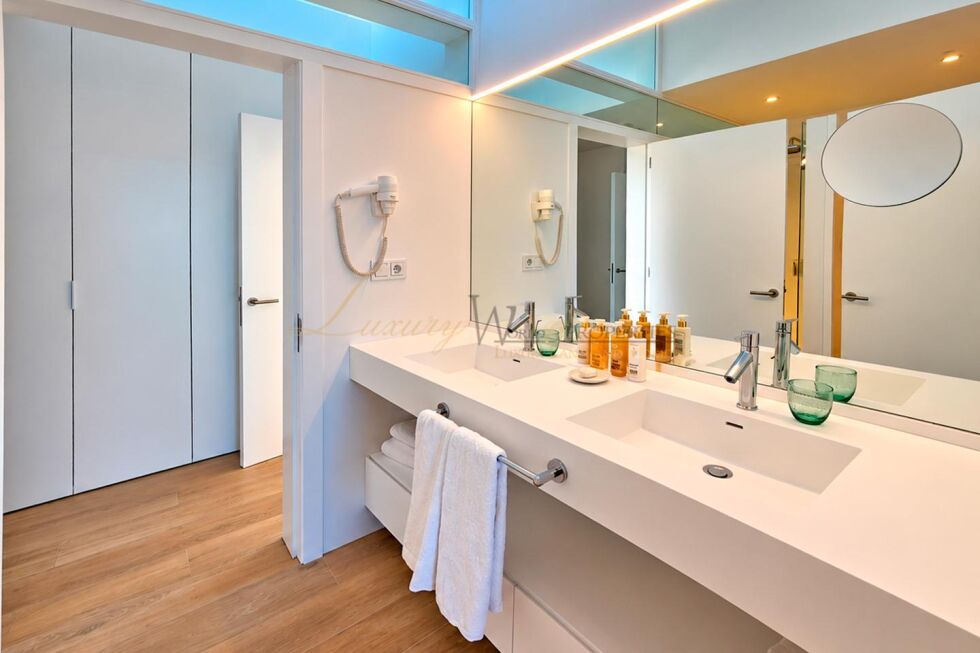Villa for sale in  Piedra Hincada, Spain - LWP7169 Villa de Tenis-Abama Golf Resort