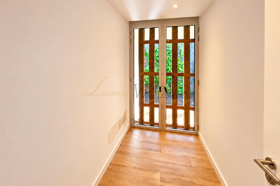 Villa for sale in  Piedra Hincada, Spain - LWP7169 Villa de Tenis-Abama Golf Resort
