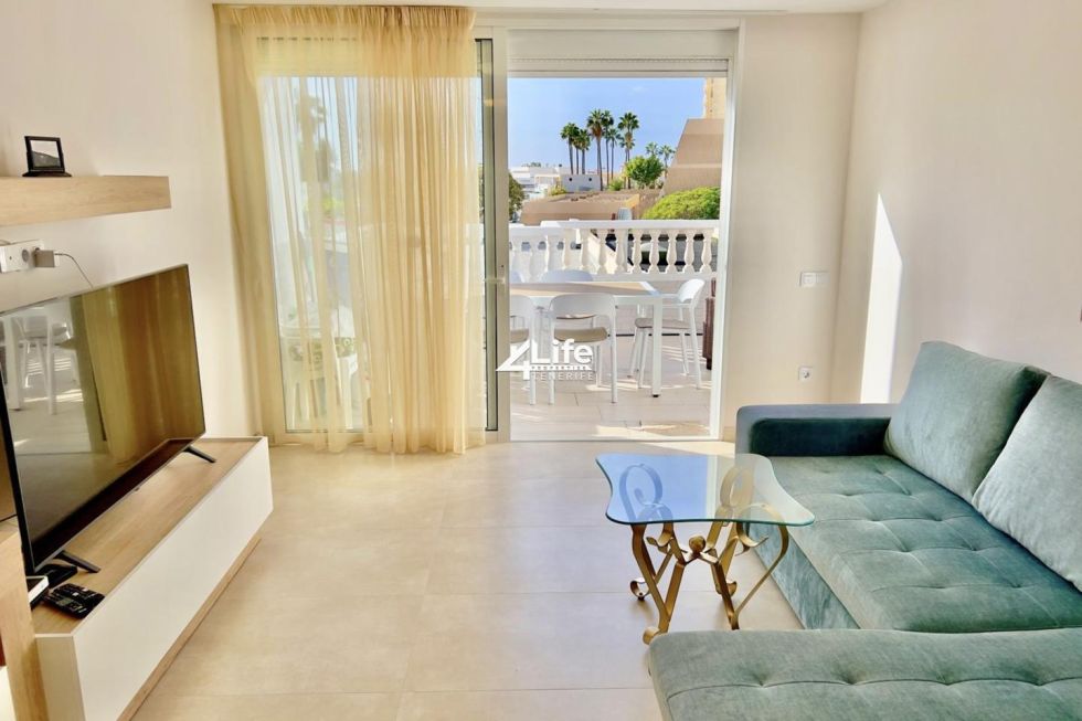 Villa for sale in  Playa de la Américas, Spain - MT-0612241