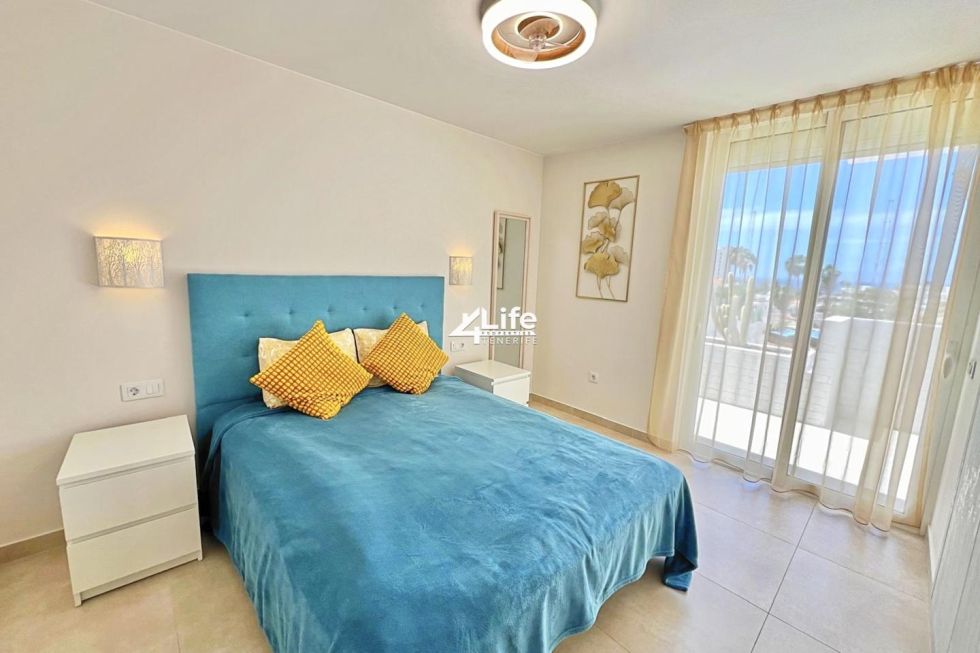 Villa for sale in  Playa de la Américas, Spain - MT-0612241