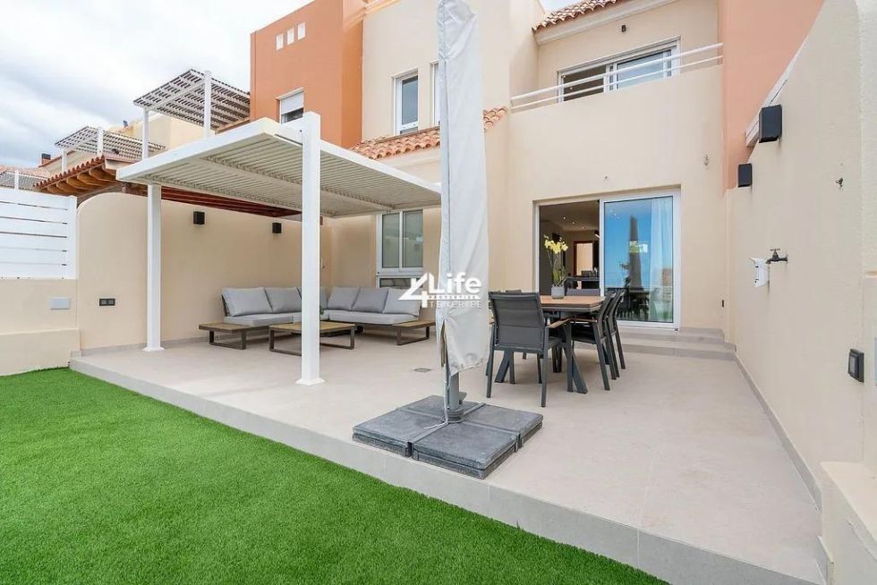 Villa for sale in  Miraverde, Spain - MT-0805241