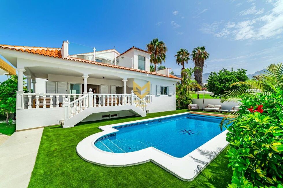 Villa for sale in  Barranco de las Torres, Spain - P00036