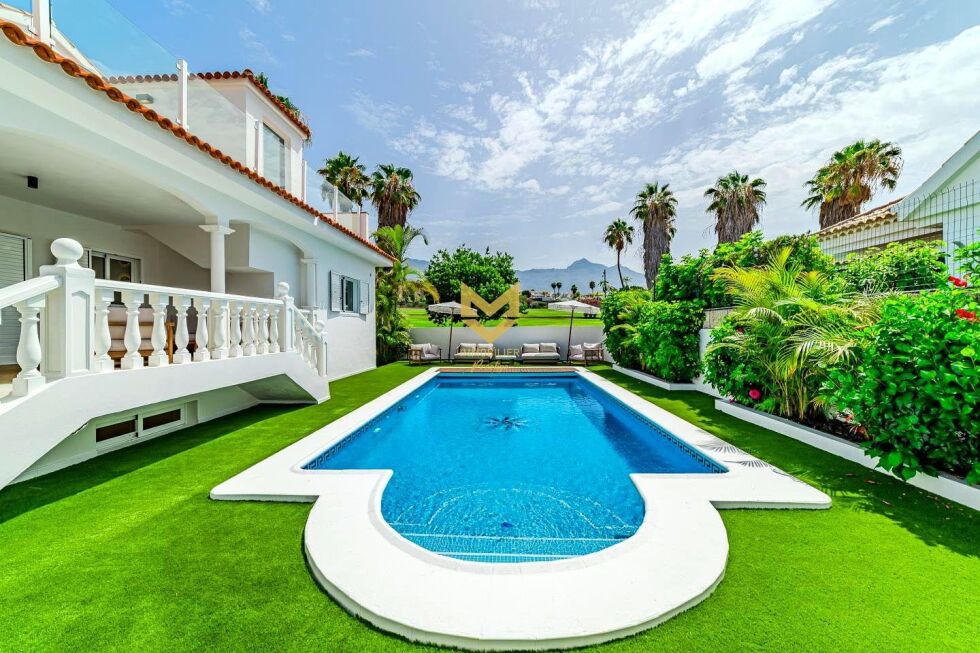 Villa for sale in  Barranco de las Torres, Spain - P00036