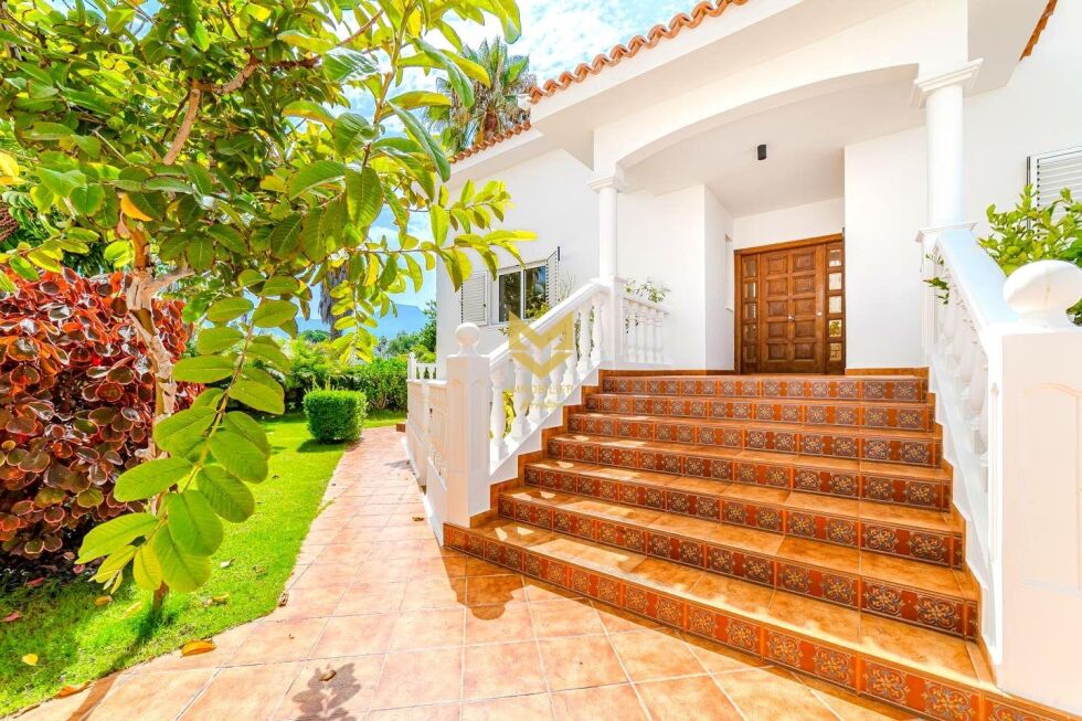 Villa for sale in  Barranco de las Torres, Spain - P00036