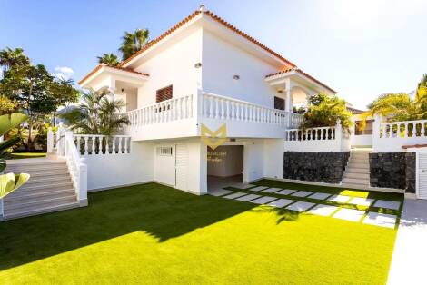 Villa for sale in  Barranco de las Torres, Spain - P00036