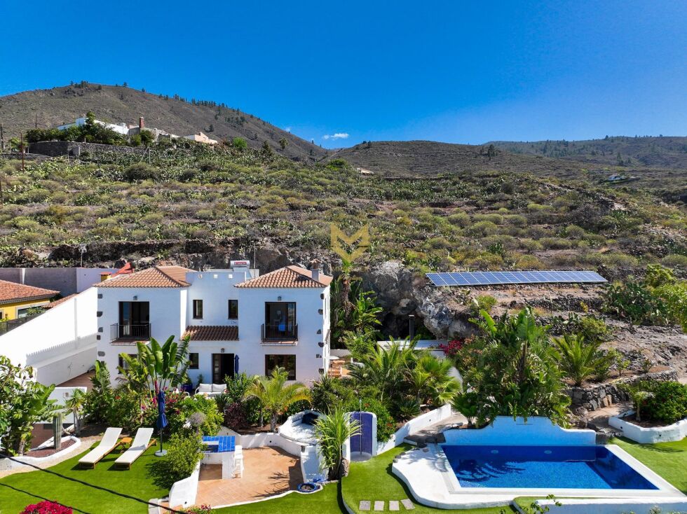 Villa for sale in  Tejina de Isora, Spain - P00073