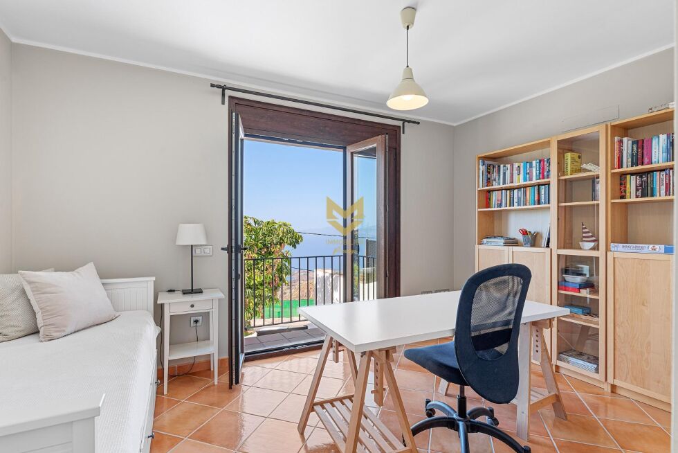 Villa for sale in  Tejina de Isora, Spain - P00073
