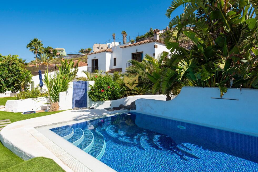 Villa for sale in  Tejina de Isora, Spain - P00073