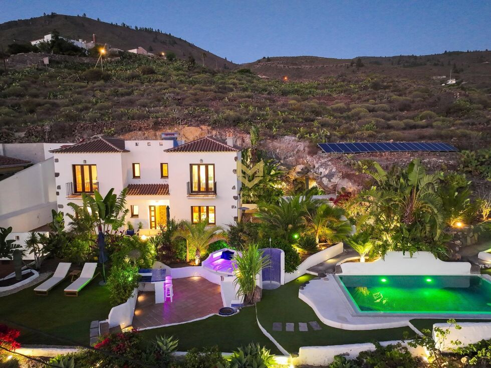 Villa for sale in  Tejina de Isora, Spain - P00073