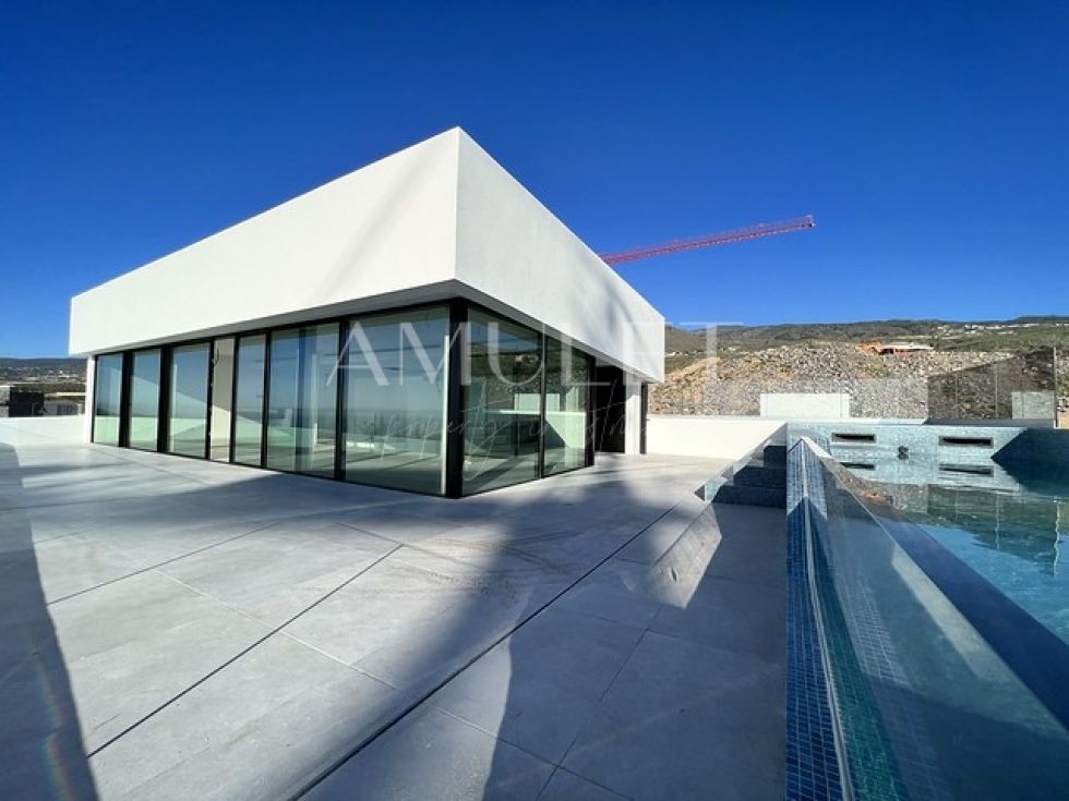 Villa for sale in  Alcalá, Spain - P2079