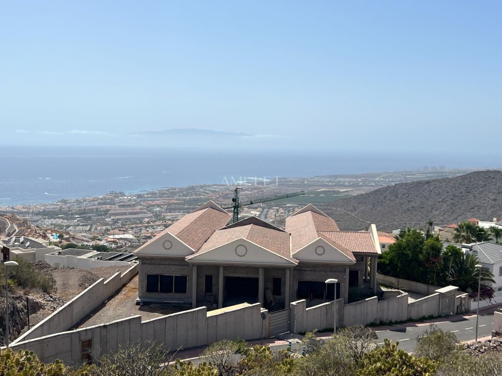 Villa for sale in  Fañabé, Spain - P2133