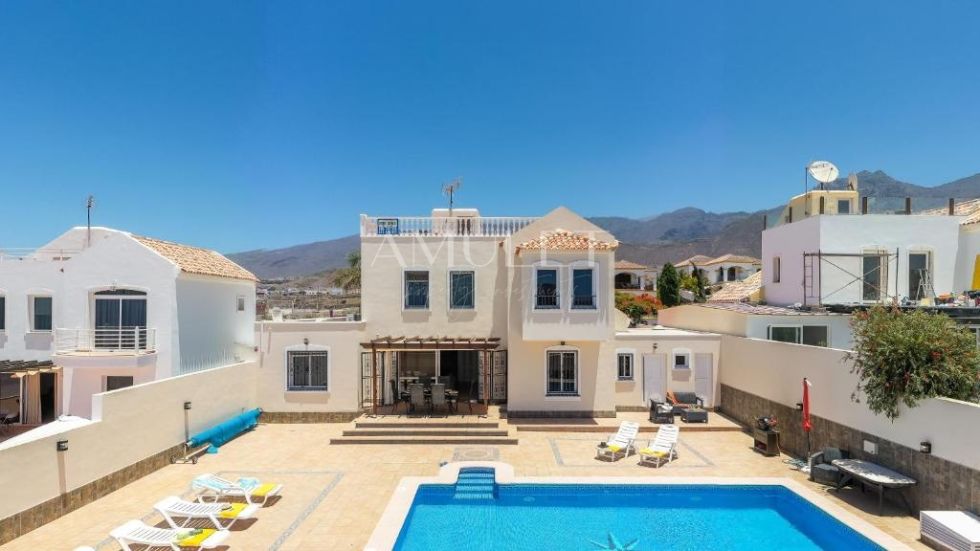 Villa for sale in  Madrid, Spain - P2174