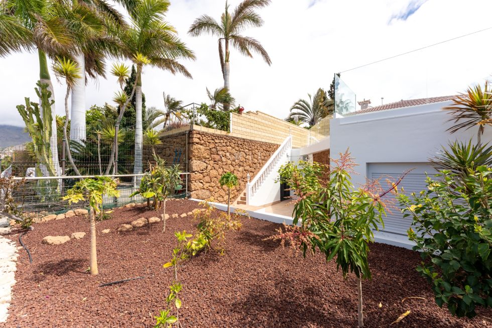 Villa for sale in  Costa Adeje-Playas del Duque, Spain - P2275