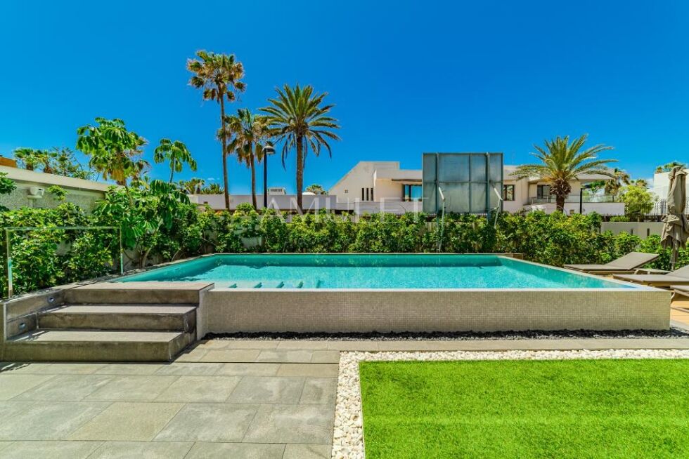 Villa for sale in  Playa de las Américas, Spain - P2513
