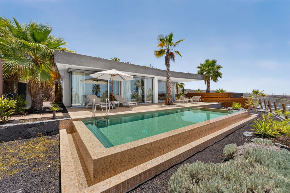 Villa for sale in  Piedra Hincada, Spain - P2528