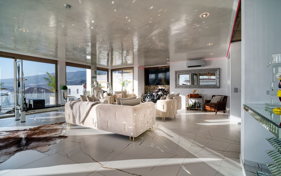 Villa for sale in  Costa Adeje, Spain - TR-2684