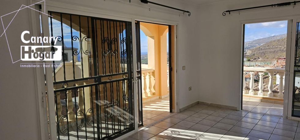Villa for sale in  Torviscas Bajo, Spain - 052061