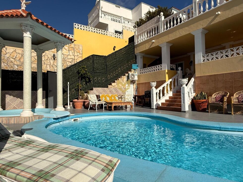 Villa for sale in  Torviscas Bajo, Spain - P00072