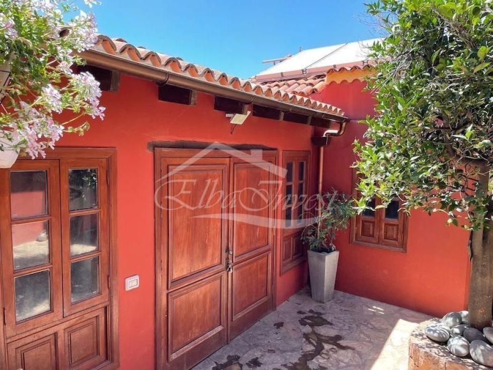Villa for sale in  Vilaflor, Spain - 2087