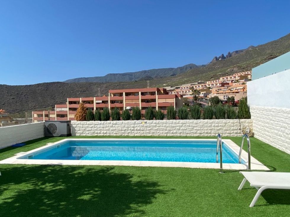 Flat/apartment for sale in  San Eugenio, Spain