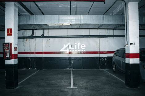 Warehouse for sale in  Costa Adeje, Spain - VS-041224